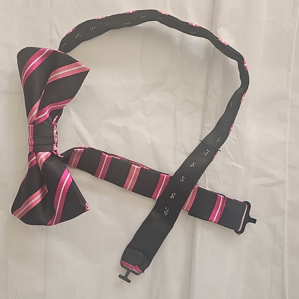 Elegant Black and Pink Striped Bow Tie